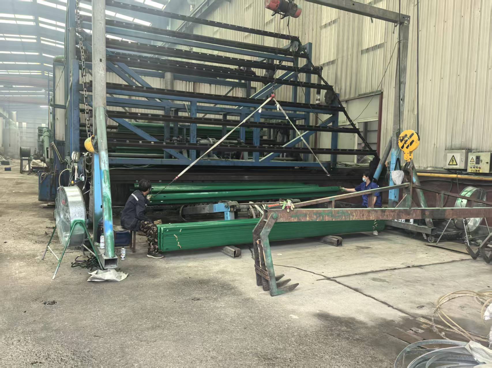 承德市热镀锌波形护栏环氧锌基波形护栏 - 厂家